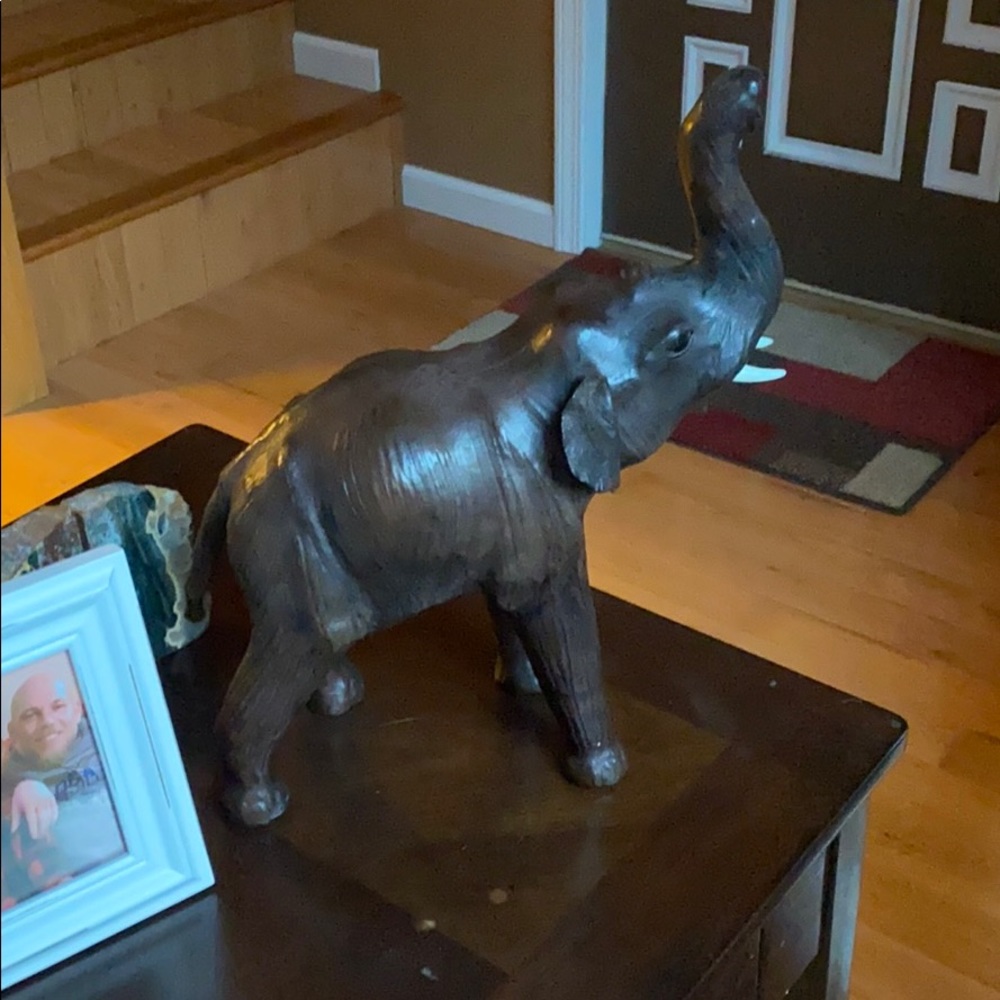 - Elephant 🐘 decor - Picture 5 of 6